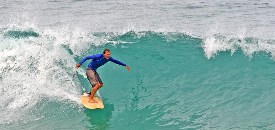 اسکی روی آب در ساحل کامالا پوکت Surfing in Kamala